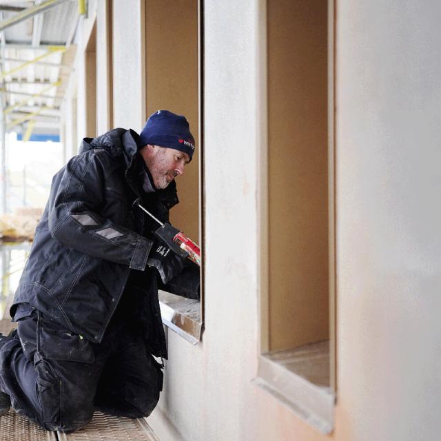 VVS installatør fra Frede Andersen VVS arbejder på projekt